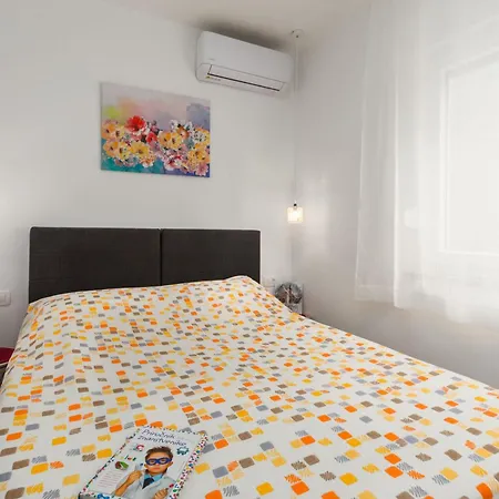 Sylvia Center * Пула